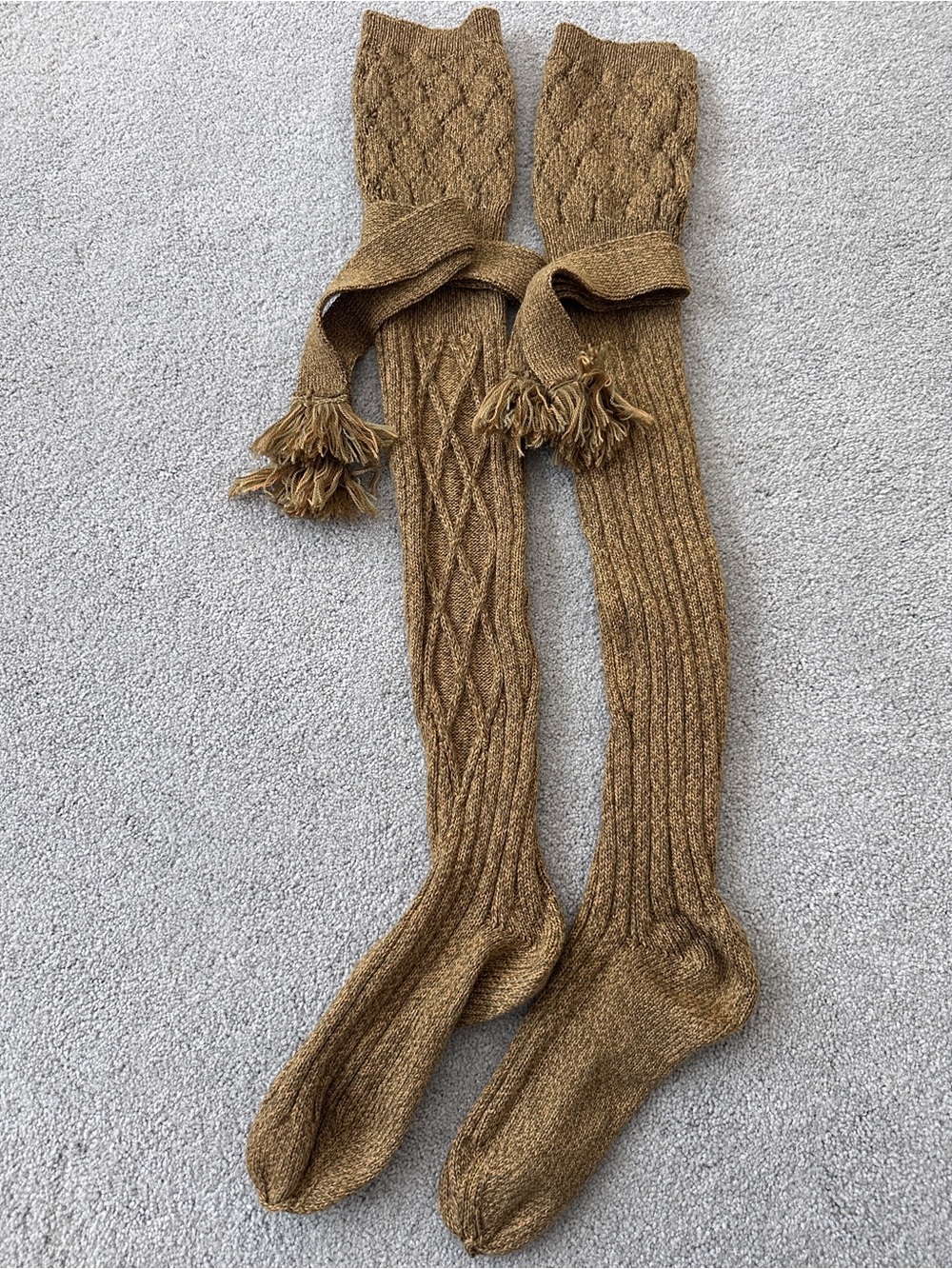 British Cable Knit Over-the-Knee Wool Socks Tassel Garter Ties Camel Brown M/L